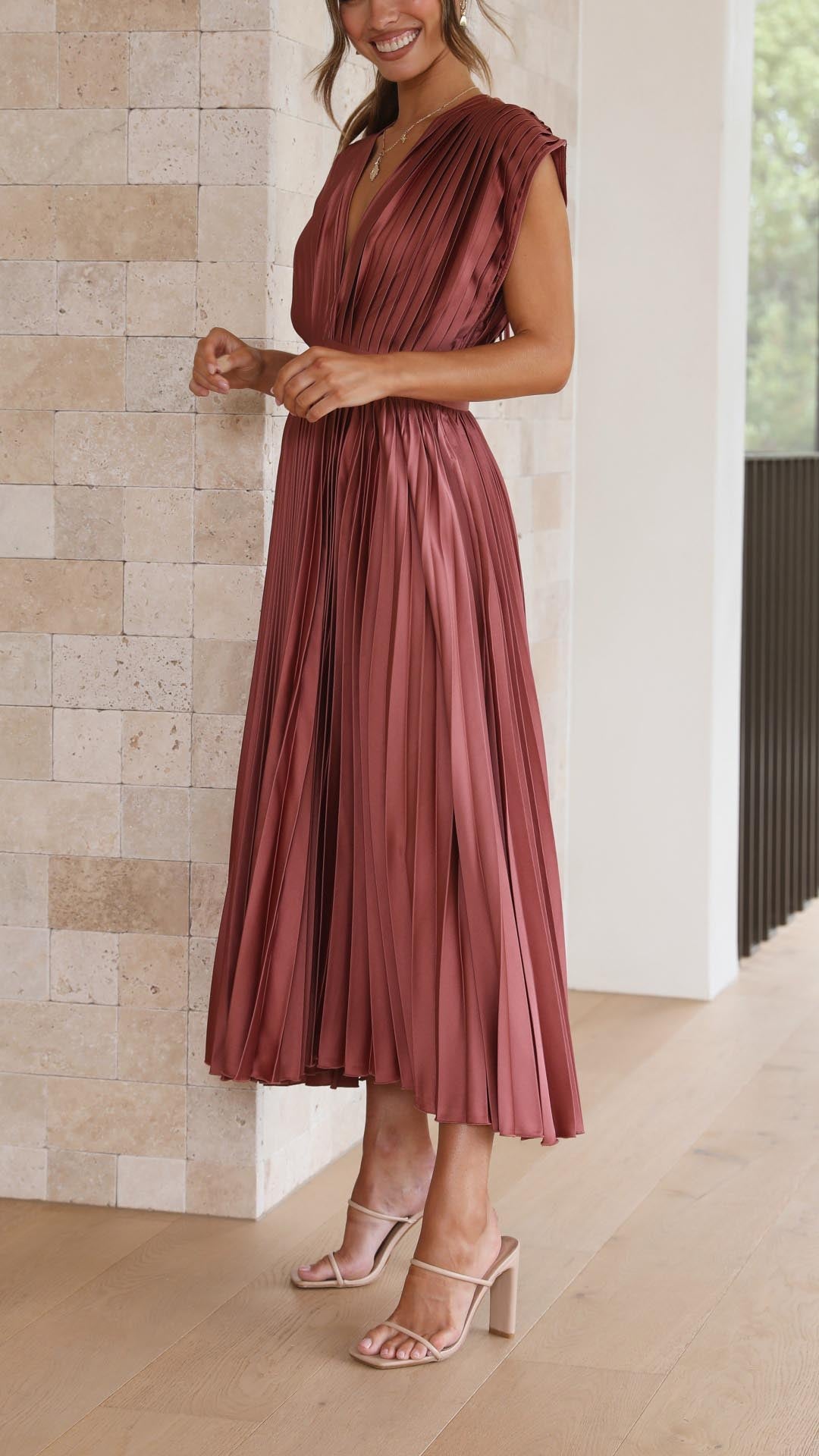 Kensley | Pleated Maxi Dress