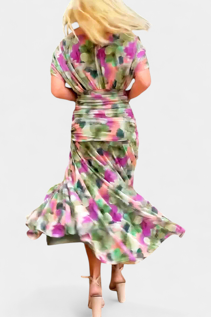 Helodia | Elegant Dress With V-Neckline